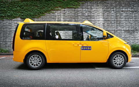 스쿨버스 스타리아 킨더 어린이 통학차량