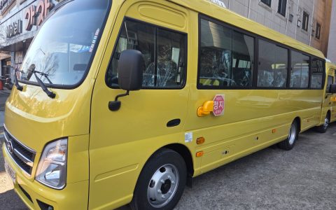2026년 카운티 어린이통학버스 측면.스쿨버스