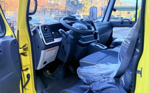 2026년 카운티 어린이통학버스 운전석.스쿨버스