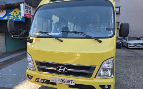 2026년 카운티 어린이통학버스 정면.스쿨버스